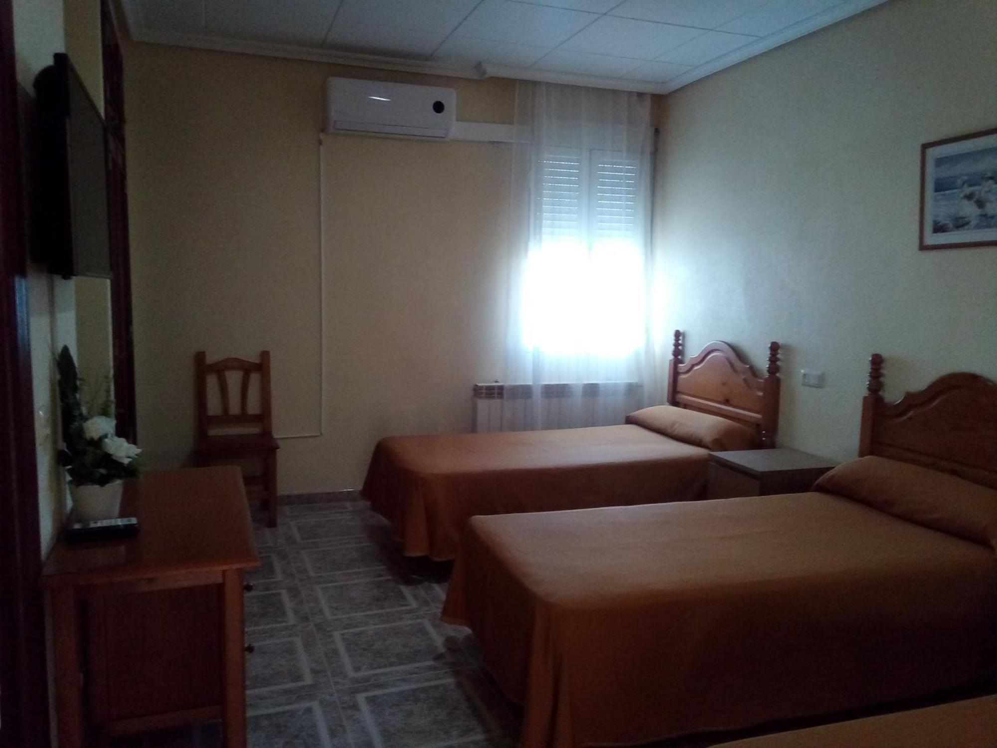 Hostal Avila Ocana  Exterior photo