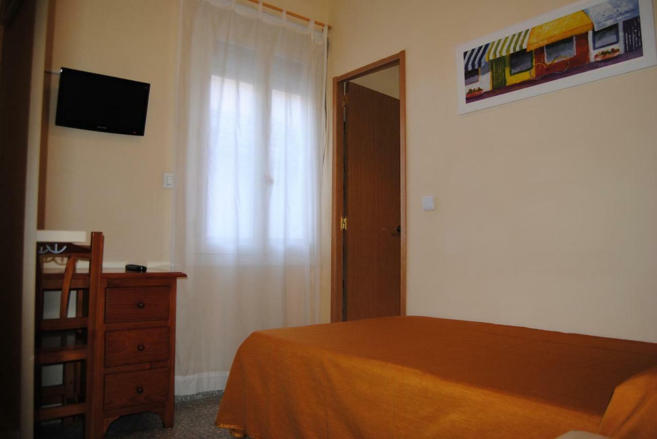 Hostal Avila Ocana  Exterior photo