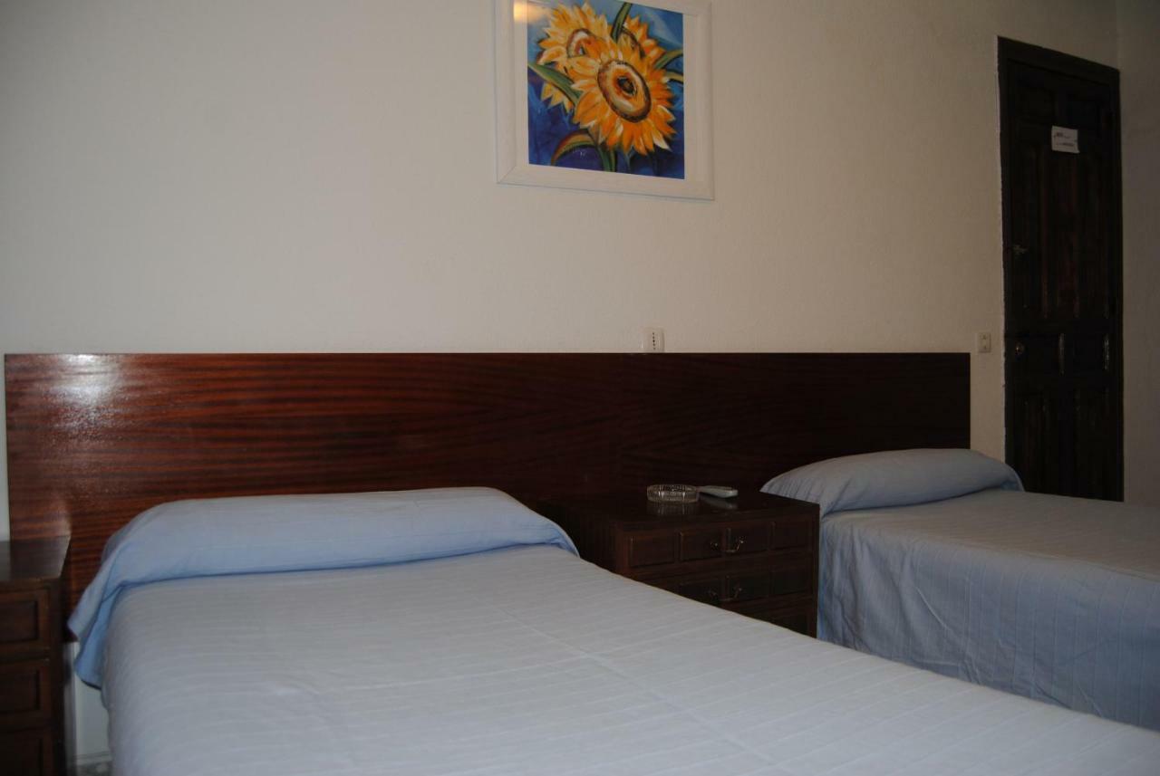 Hostal Avila Ocana  Exterior photo